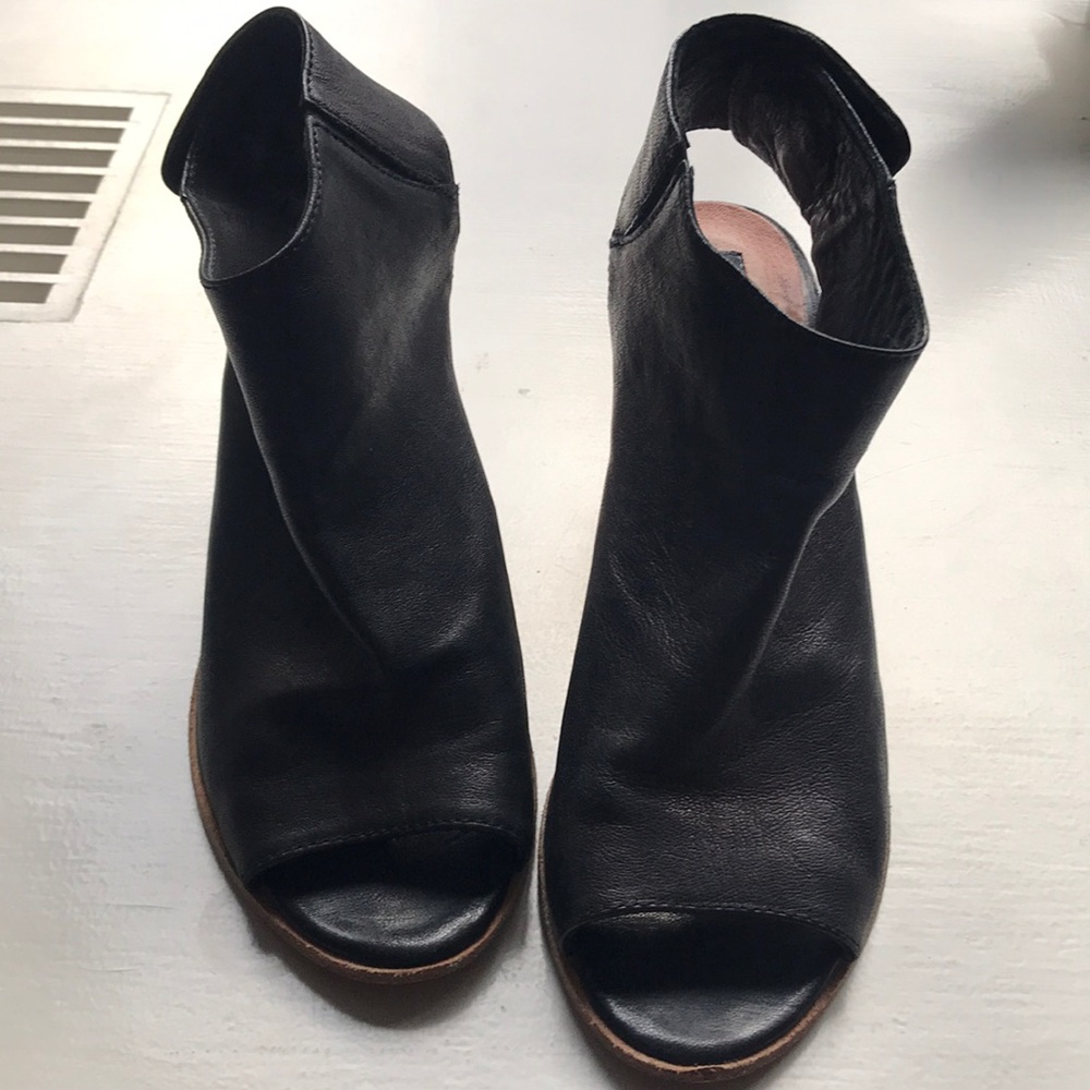 Steve Madden leather heals